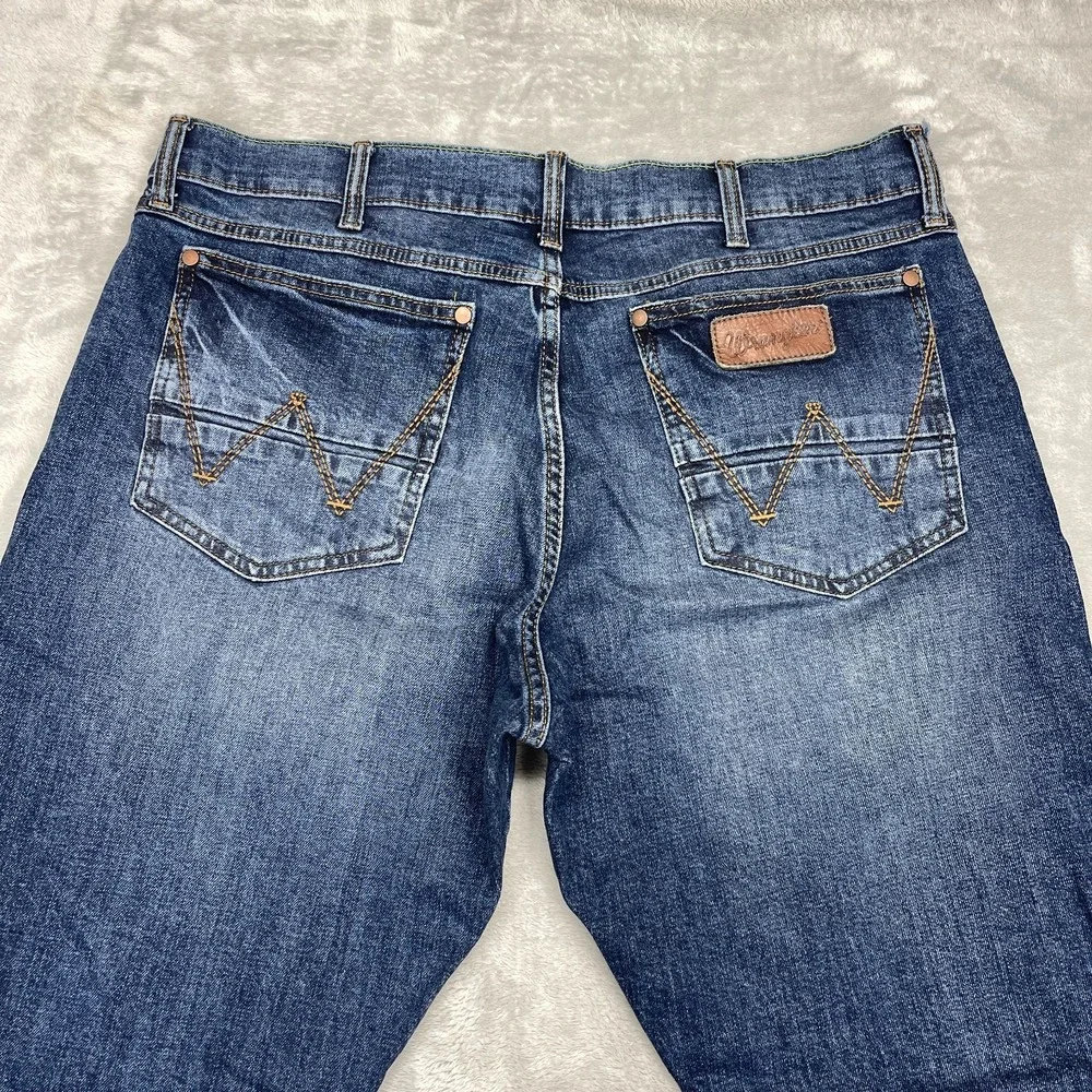 Wrangler Jeans Mens 36x30 Blue Denim Dark Wash Faded Retro Slim Straight Leg